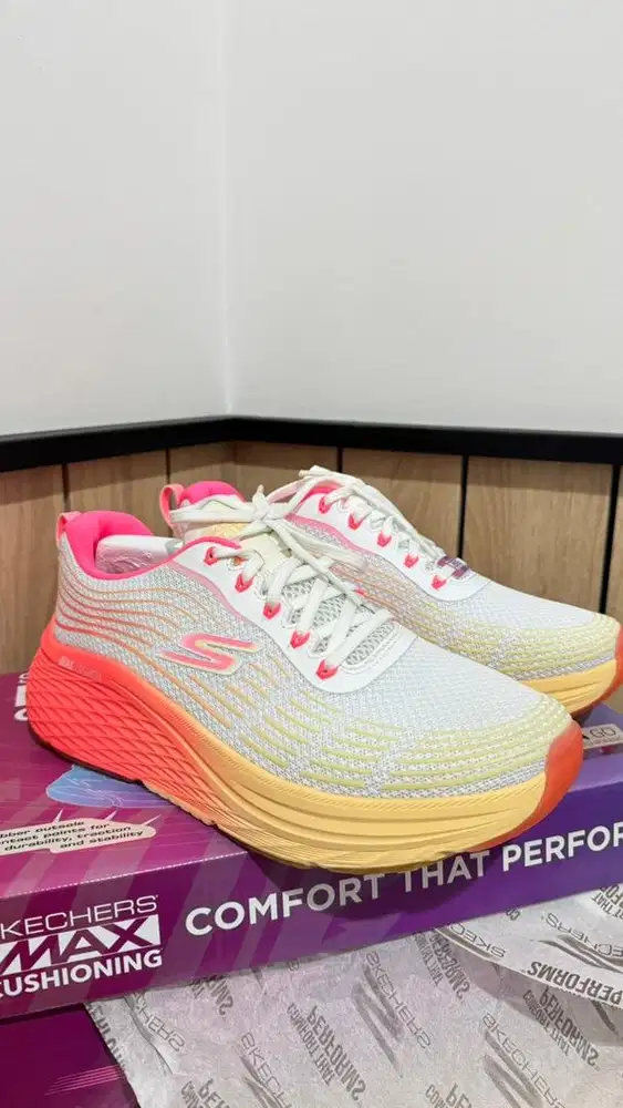 Skechers Max Cushioning Elite 2.0 Women's Running Shoes - White