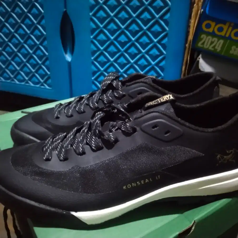 Sepatu arcteryx sz 43