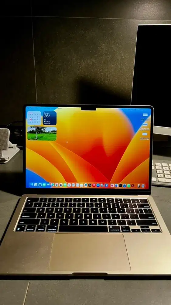 Macbook Air M2 8/256GB iBox