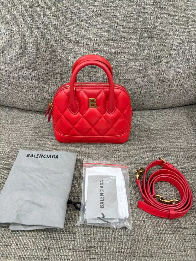 BALENCIAGA Authentic 2021