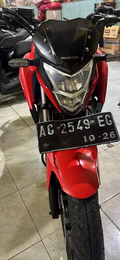 Honda cb150 r th 2016