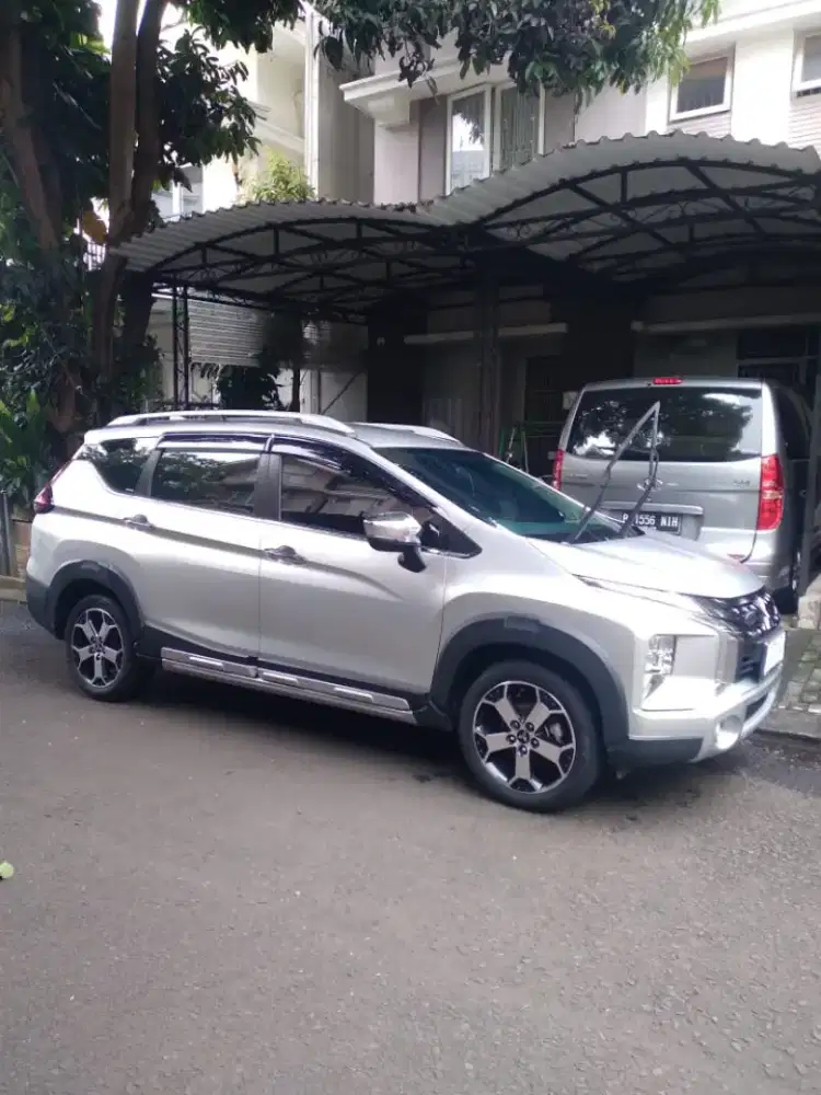 Dijual mobil xpander low kilometer