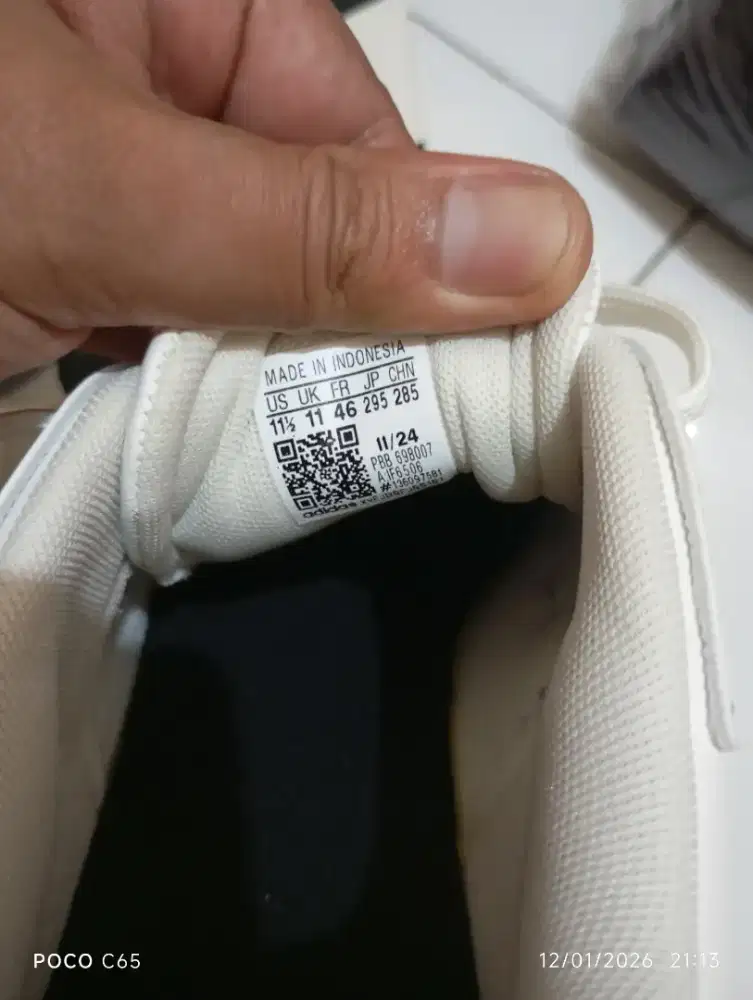 Sepatu adidas masih baru