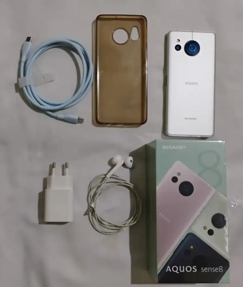 HP Sharp Aquos Sense8