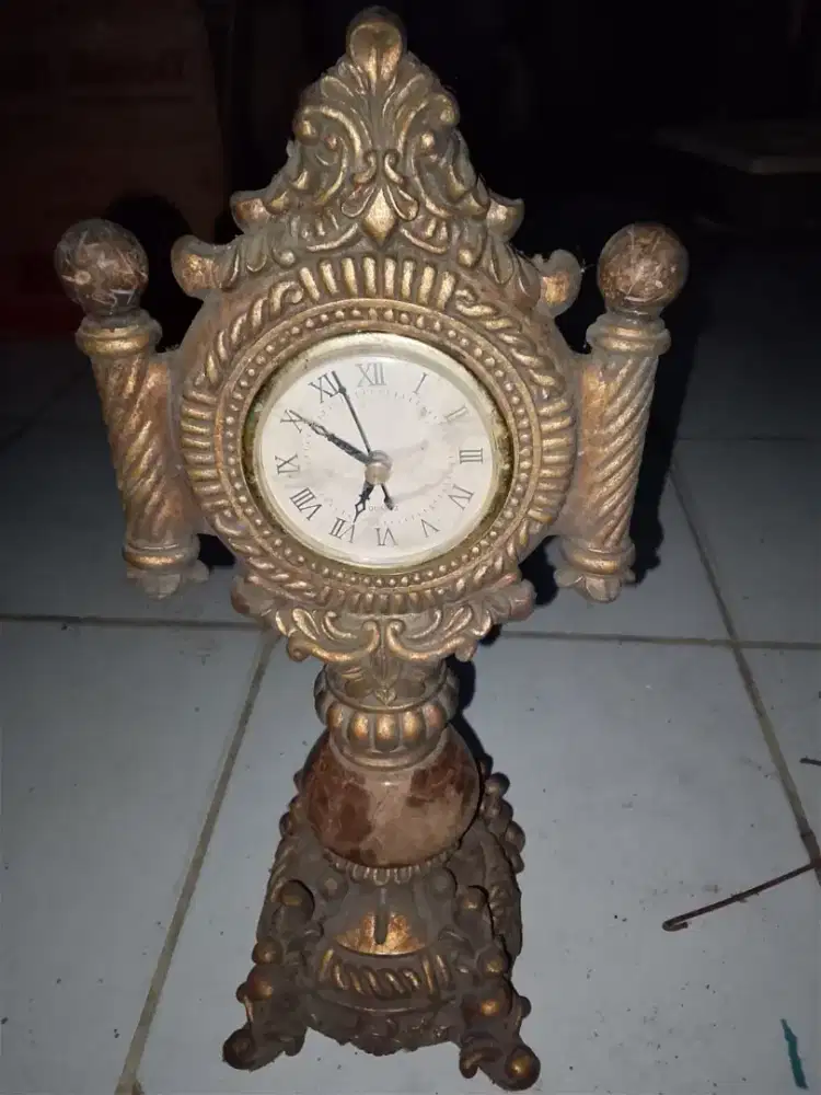 Jual beli barang antik