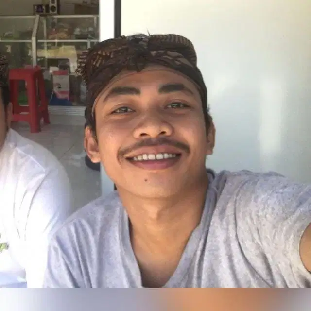 Saya mencari  pekerjaan driver