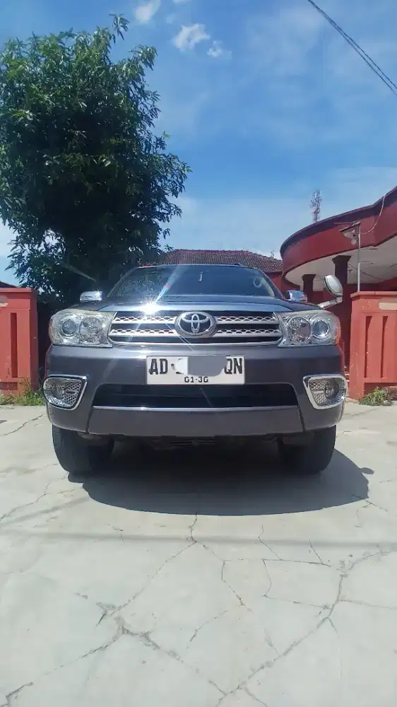 Dijual Toyota Fortuner th 2009 diesel 2.5 G MT