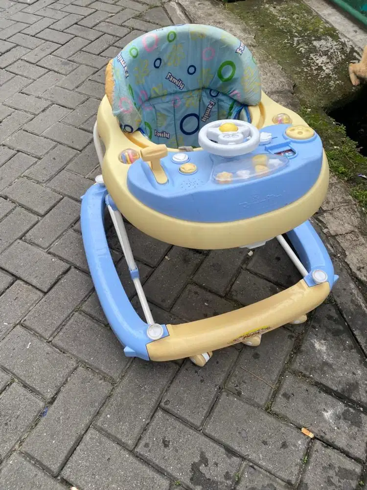 Jual baby walker family fb 2017