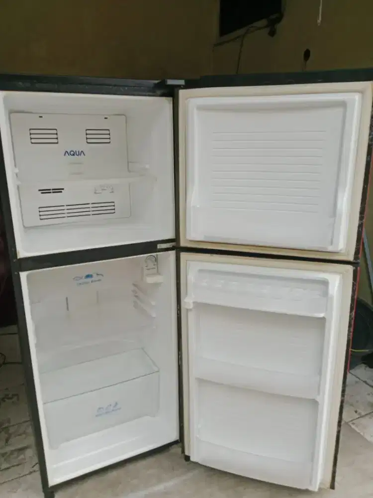 Jual bu kulkas 2 pintu normal no kendala merk AQUA