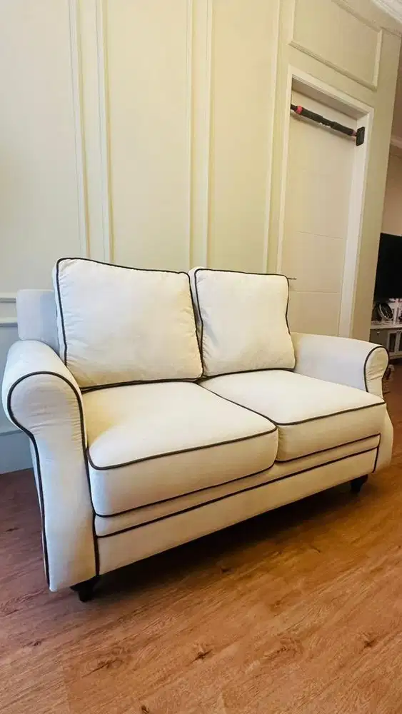 Sofa panjang 137cm