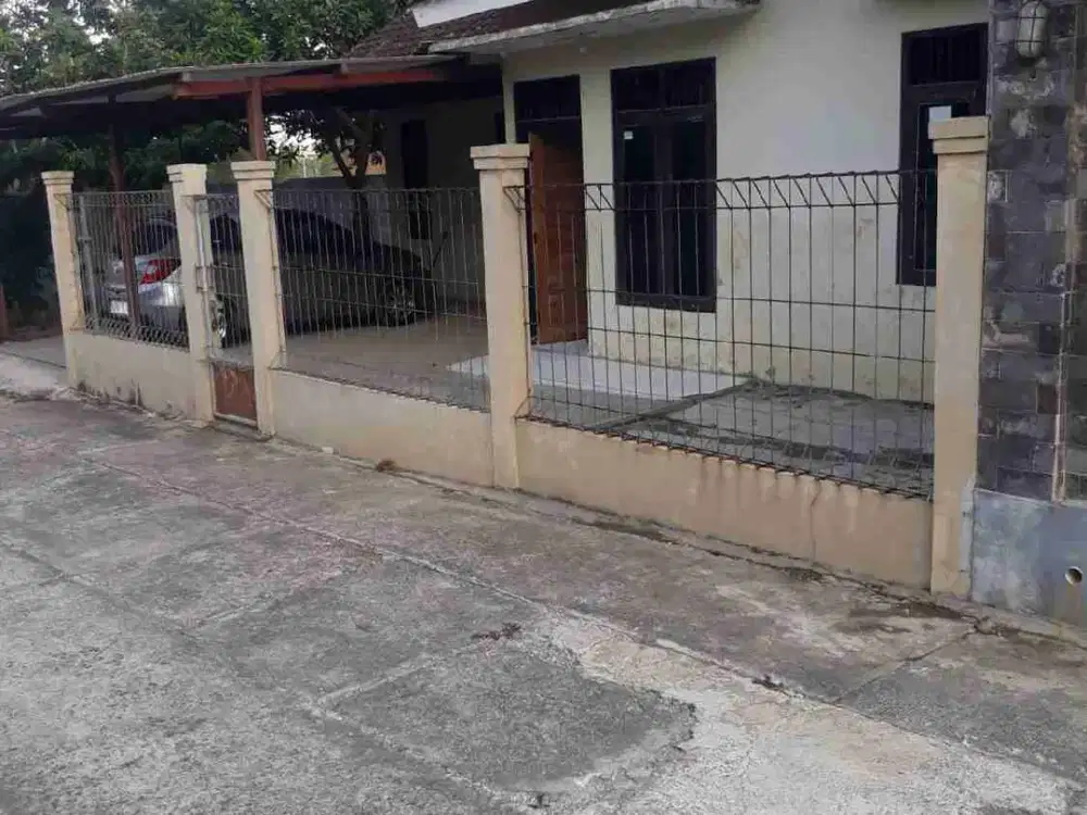 DIJUAL RUMAH DALAM PERUMAHAN UTARA PASAR GODEAN