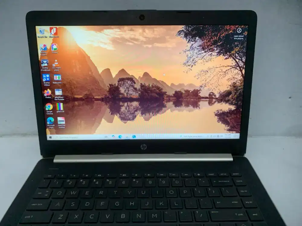 Laptop Hp 14s-Cm0xxxx
Prosesor Amd ryzen 3 2200u