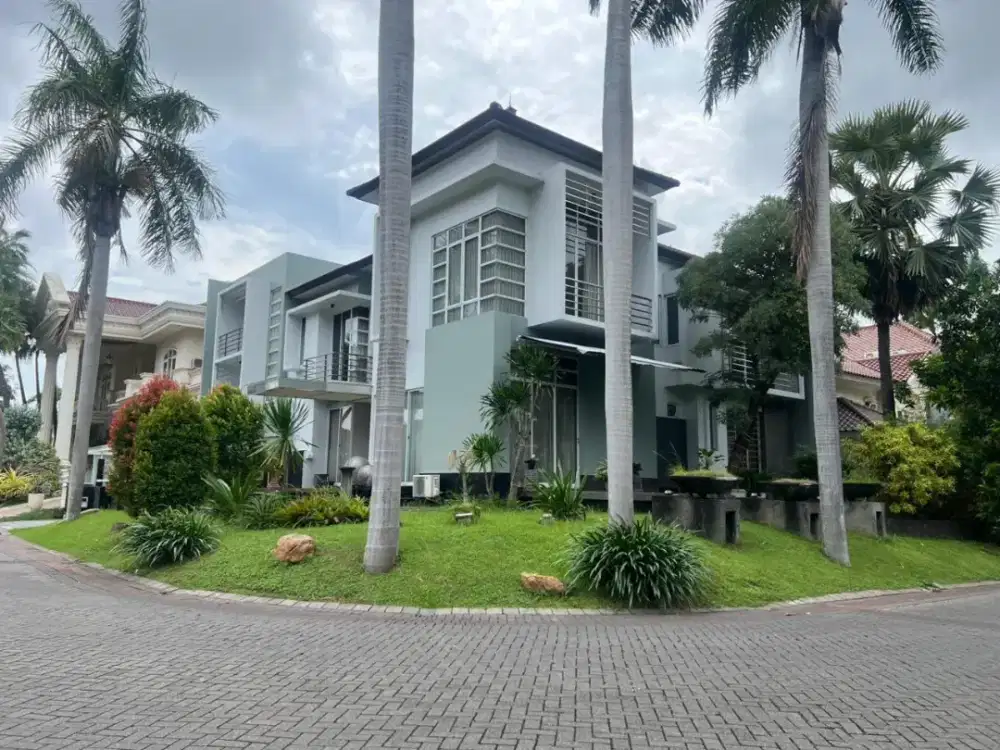 RUMAH PAKUWON INDAH ADA JACUZZI dan POOL