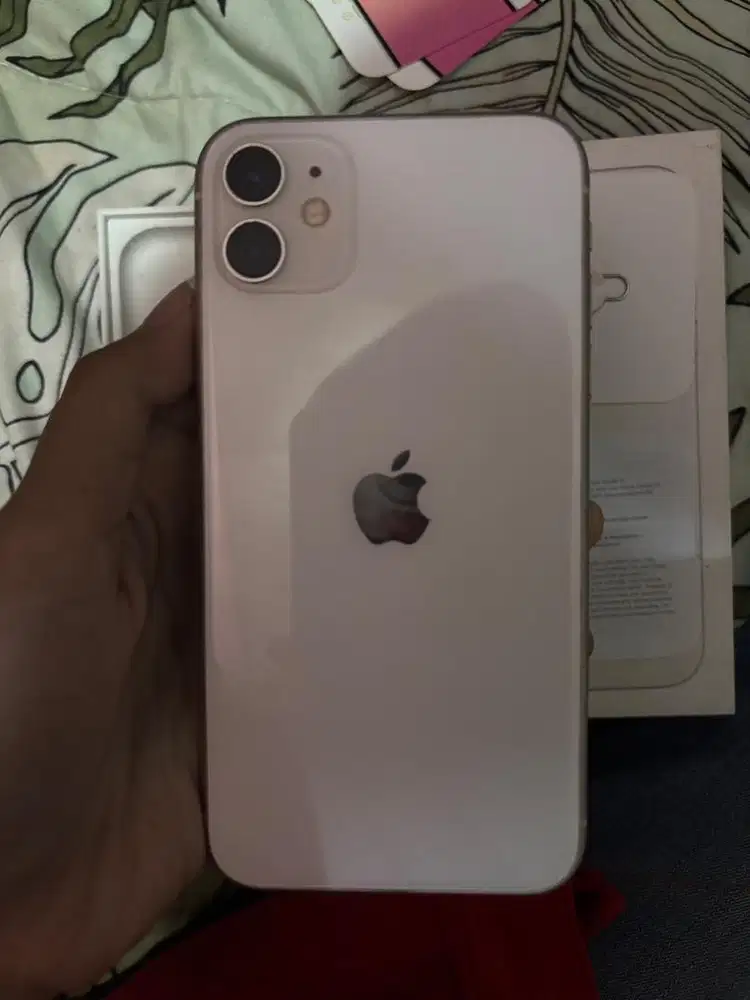 Jual Iphone 11 white ex ibox