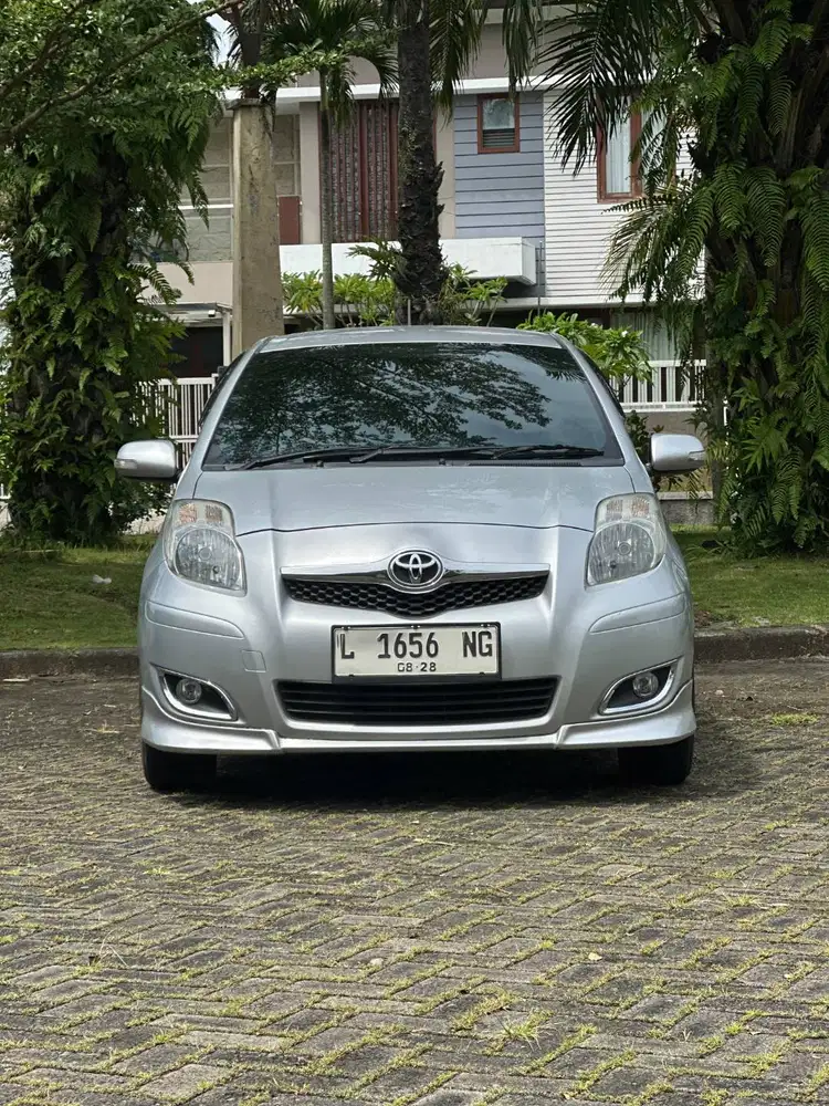 YARIS S LIMITED 2011 MATIC SUPER ISTIMEWA