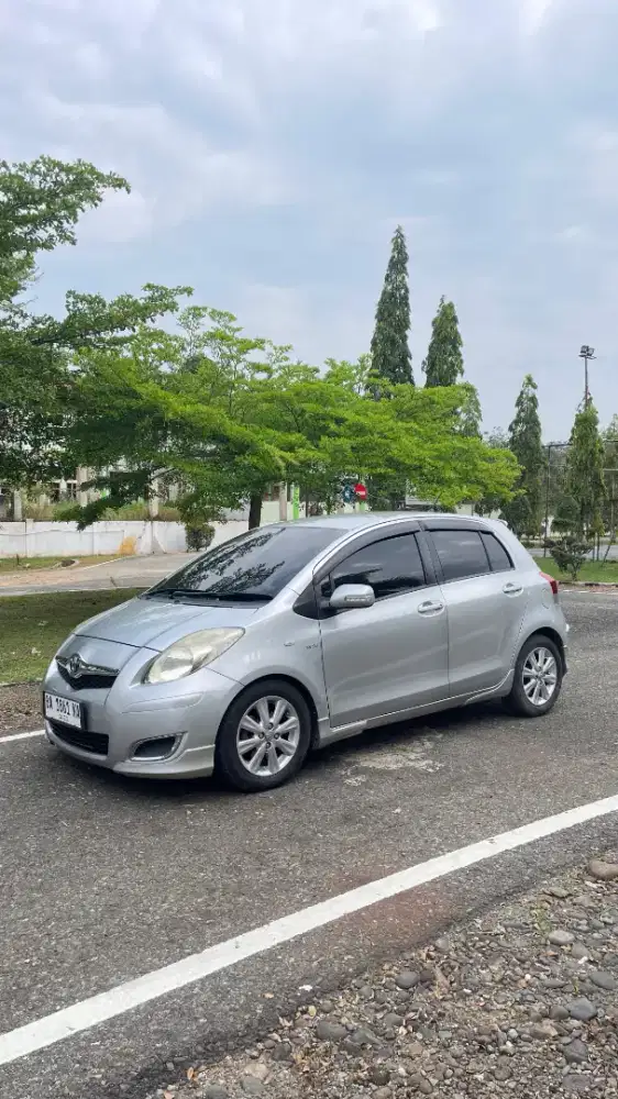 Yaris E manual 2009