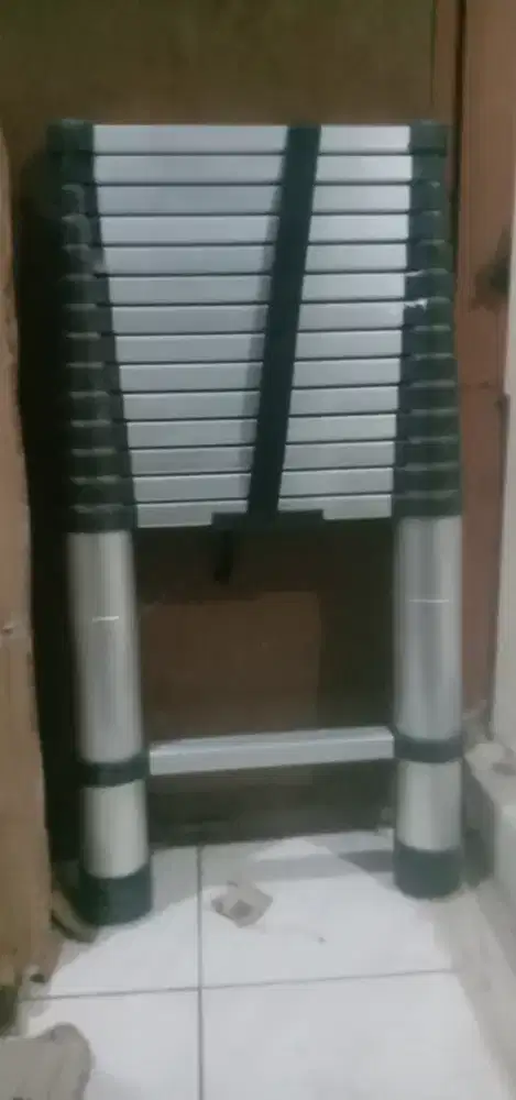 Tangga teleskopik single AMG 4,4 sekali pakai