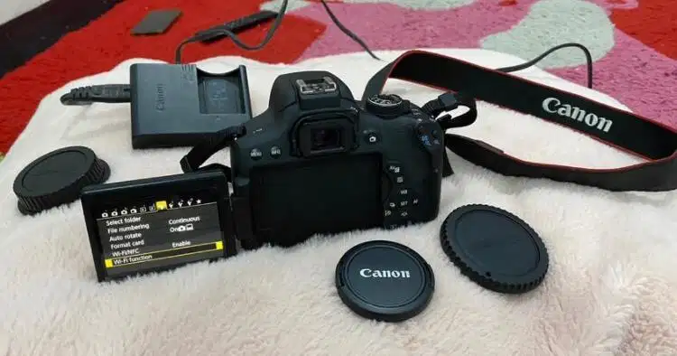 Kamera canon 750d + lensa fix mark ll 50 mm