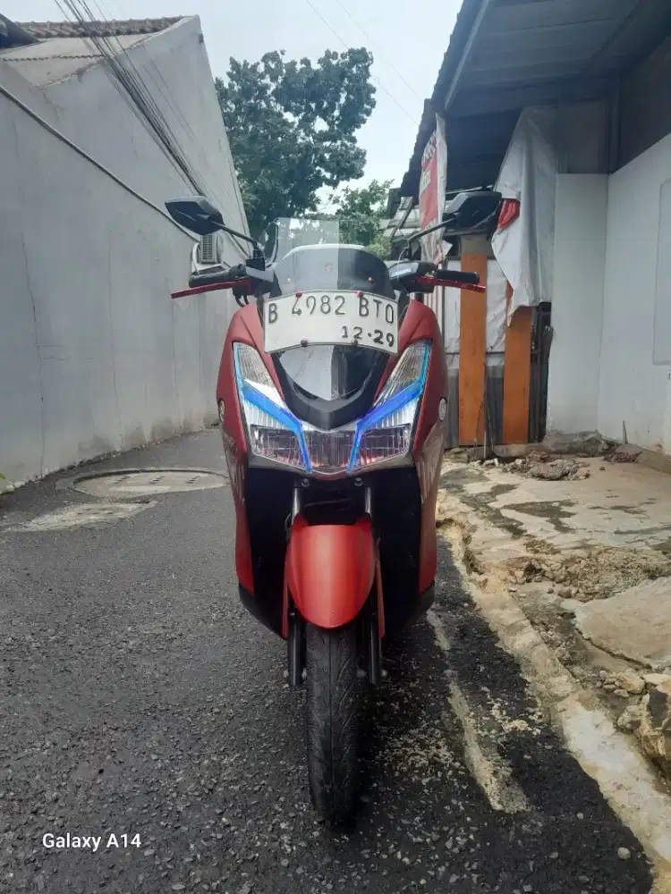 Yamaha lexi 125 merah doff 2018