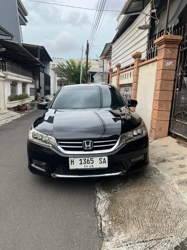Dijual Honda Accord VTIL 2013