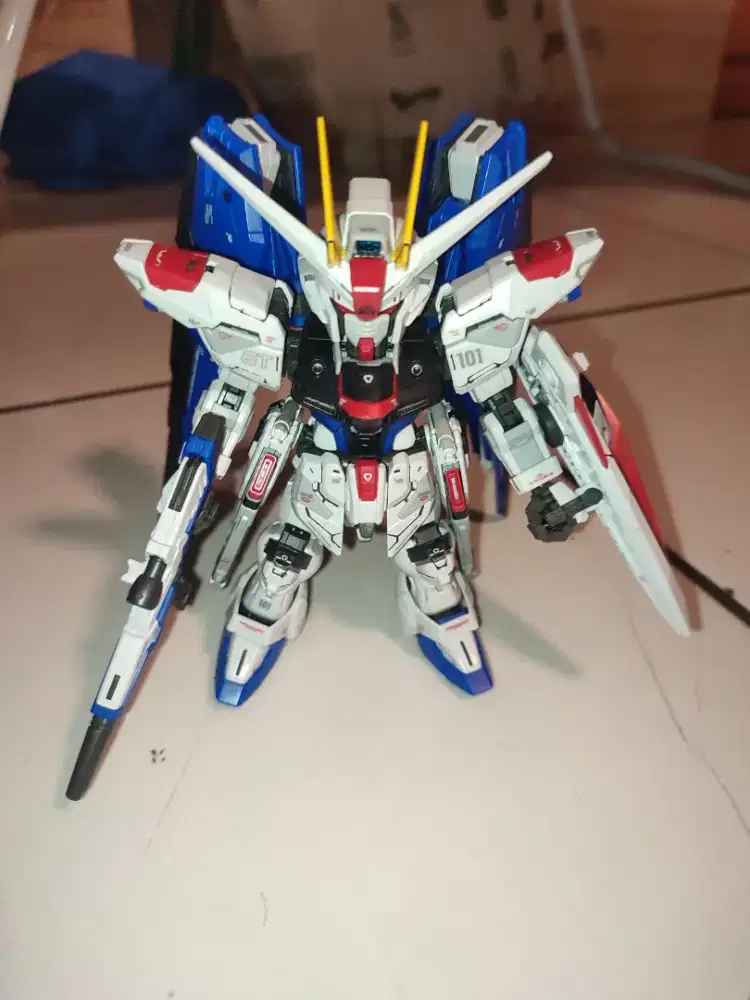 Gundam koleksi terpasang