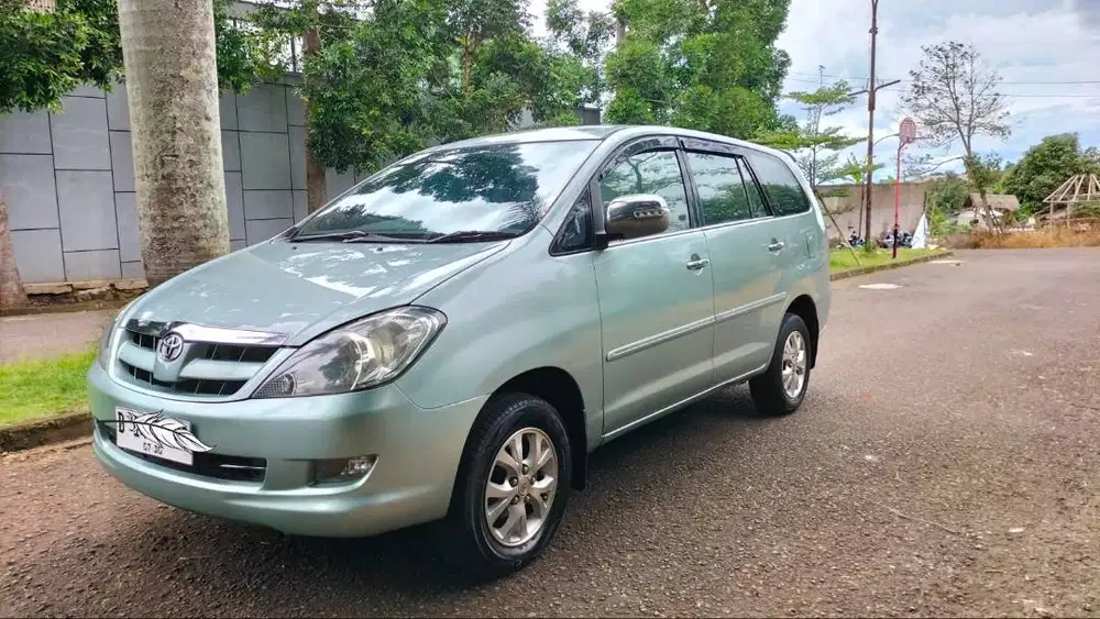 Toyota Innova V AT 2005 bensin