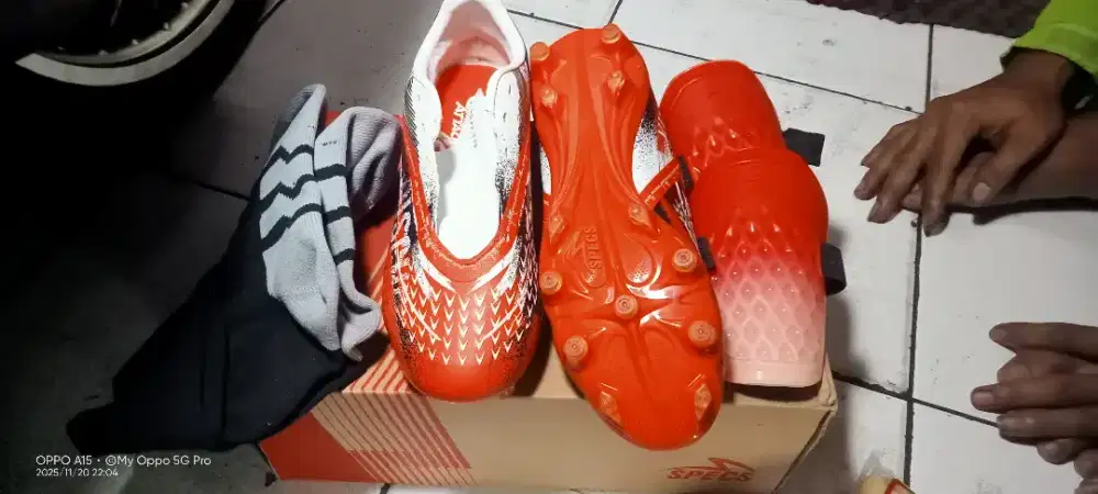 Sepatu Futsal Specs REACTO BLITZ PRO GA22 FG UKURAN 37.masih baru.