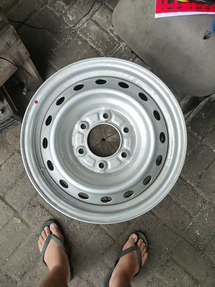 NEW OLD STOCK VELG KALENG FORD RANGER T6
