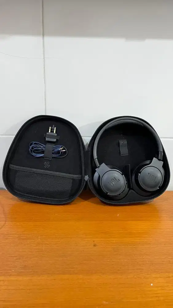 Headphone JBL Tune 760 NC