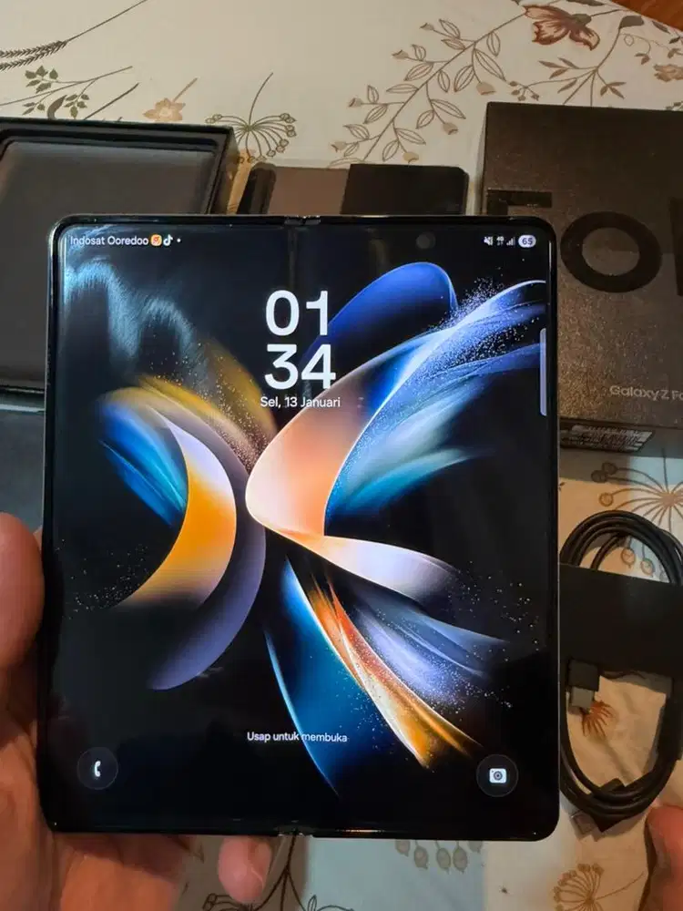 Zfold 4 like new 512/12 eks sein