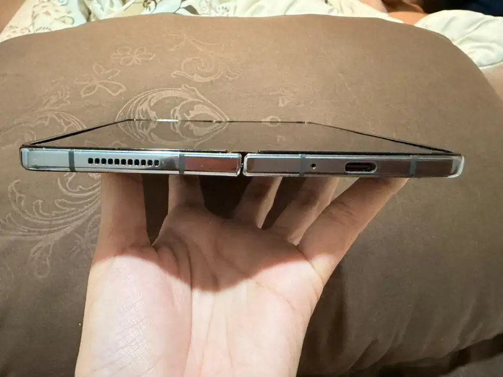 Zfold 4 like new 512/12 eks sein