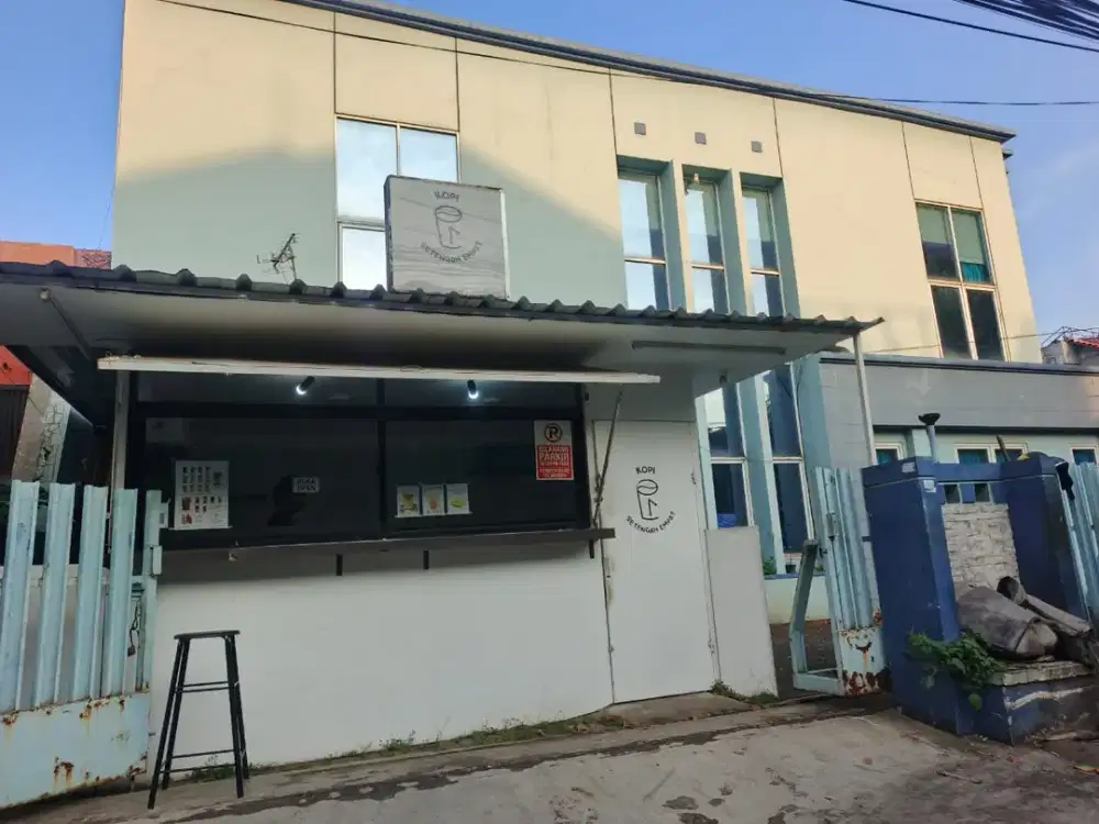 Disewakan Bangunan Ruko ex klinik di Cempaka Putih Jakarta Pusat