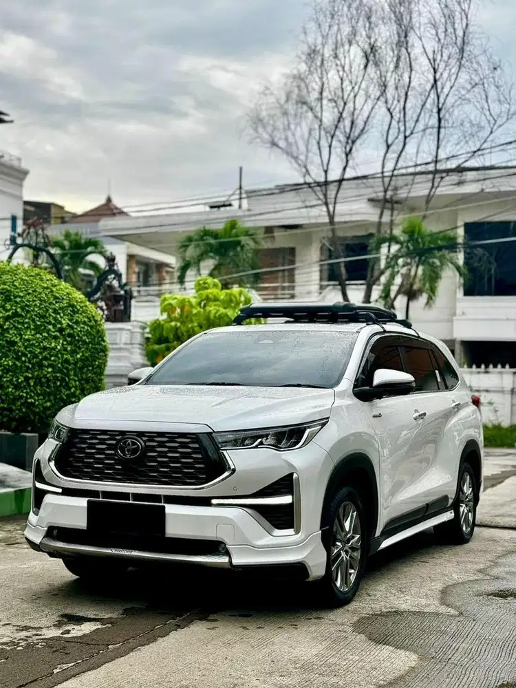 Toyota Kijang Innova Zenix Hybrid Modelista RSE