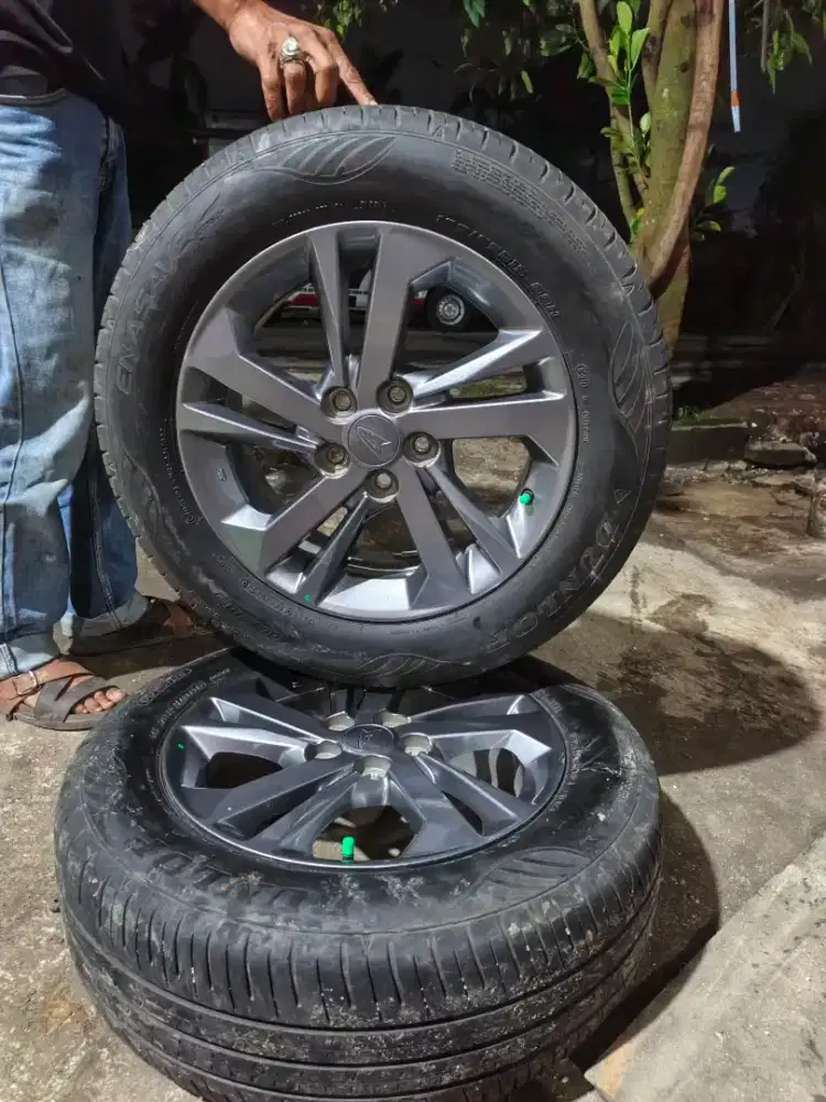 Ban+Velg oem daihatsu xenia 2024