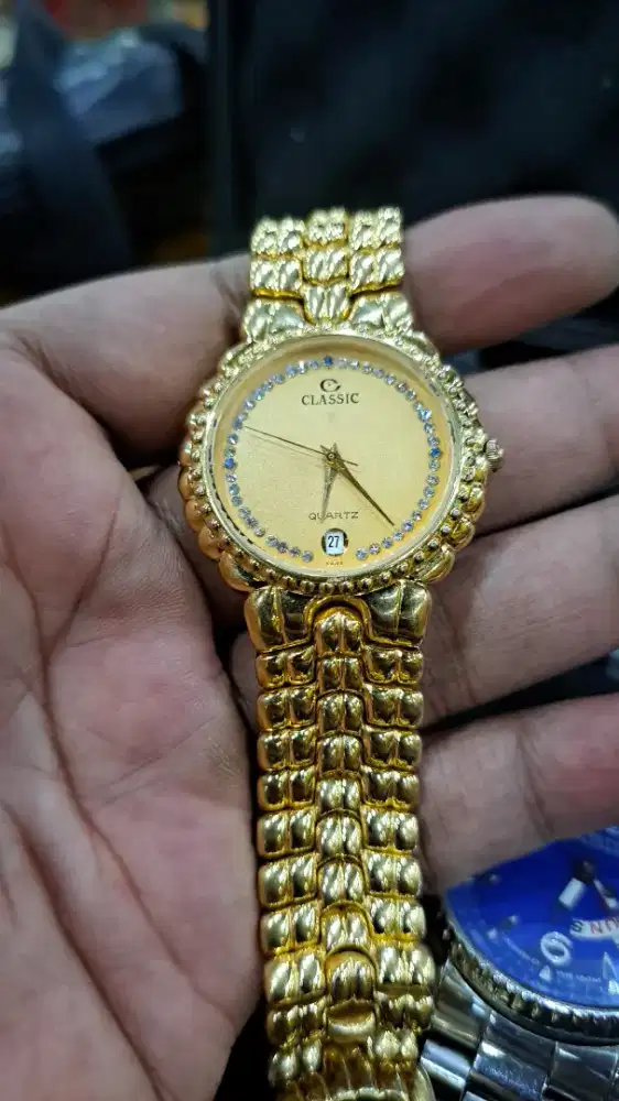 Jam tangan classic quartz gold plated 18k