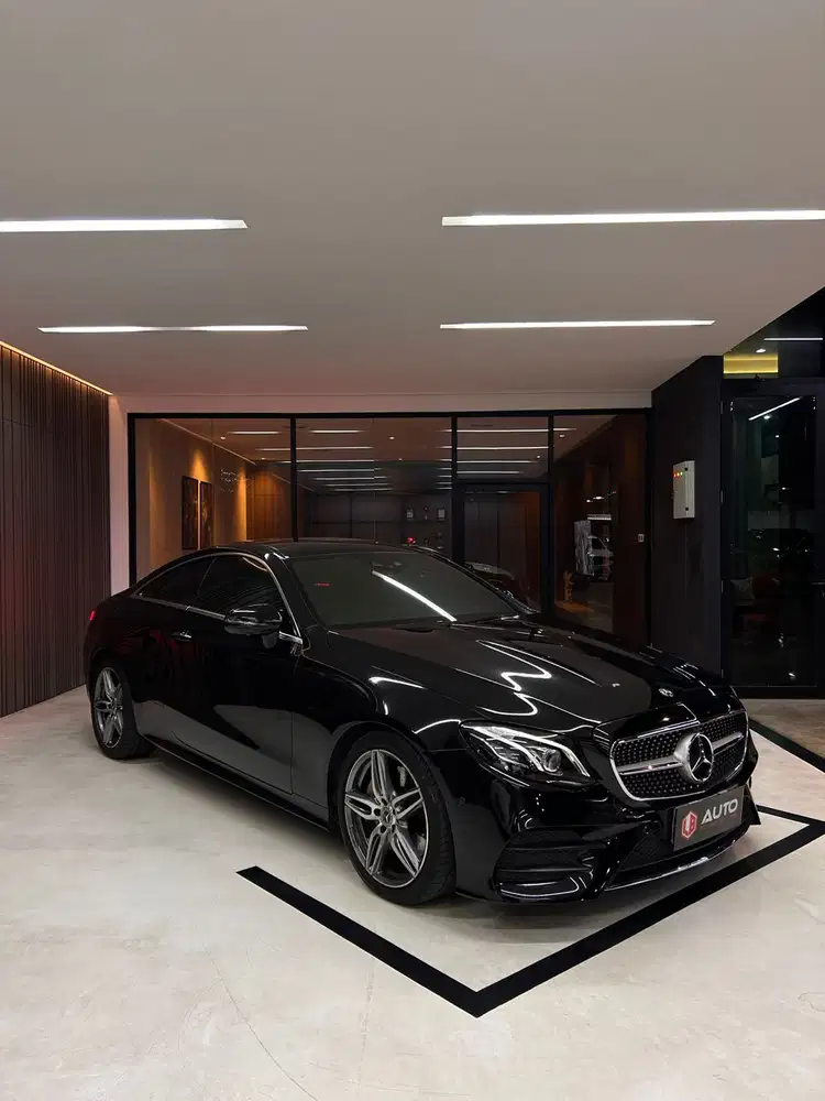 Mercedes-Benz E300 Coupe AMG 2021