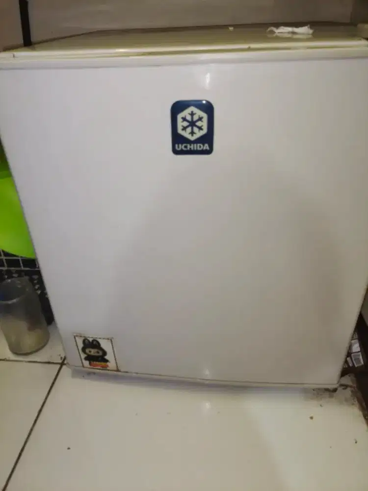 Kulkas mini bekas