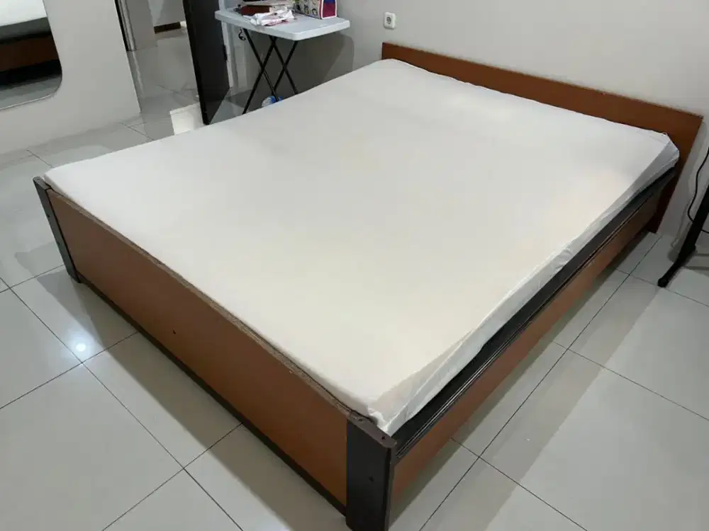 Dijual dipan LIGNA dan kasur / matress SLUMBERLAND