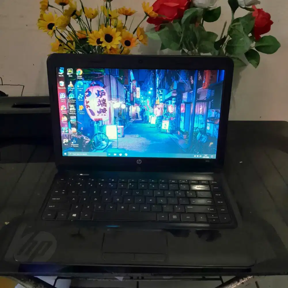 Laptop HP 1000 AMD A4 Ram 8GB Games Playstation Banyak
