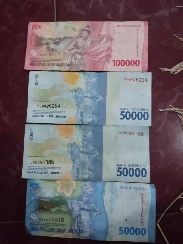 Satu set koleksi uang bibit