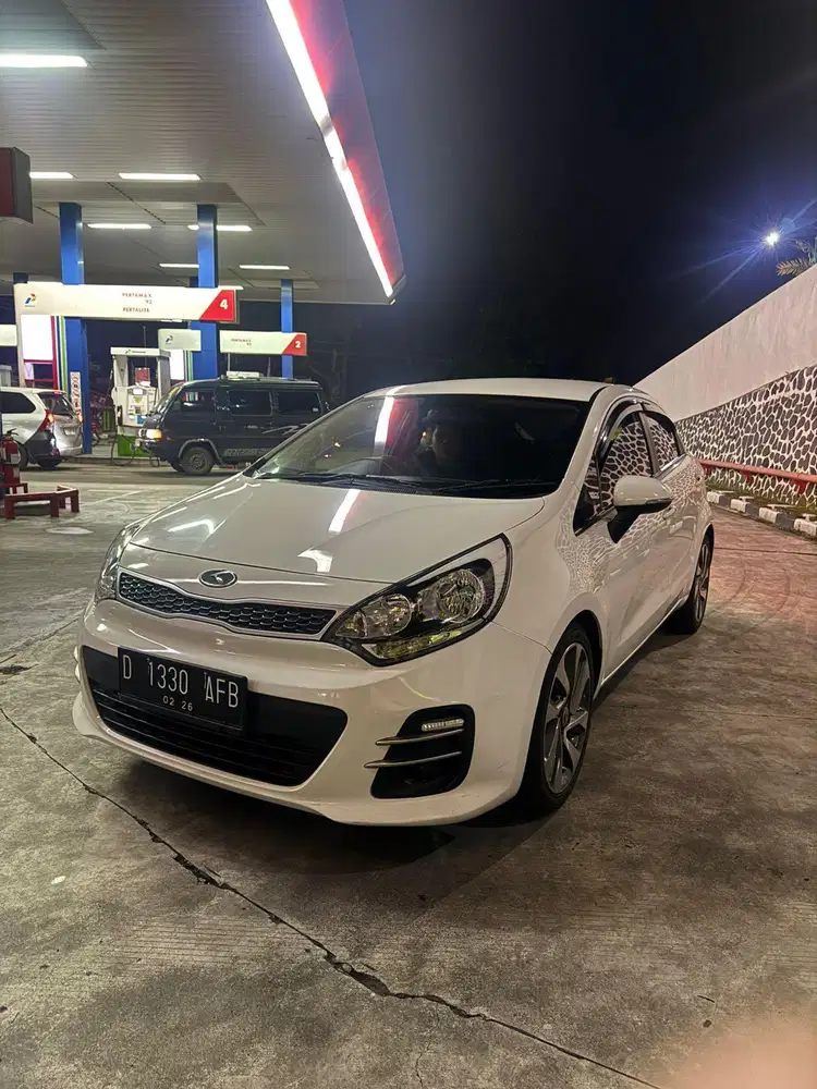 Kia Rio Platinum 2016 low km antik terawat rare matic AT keyless