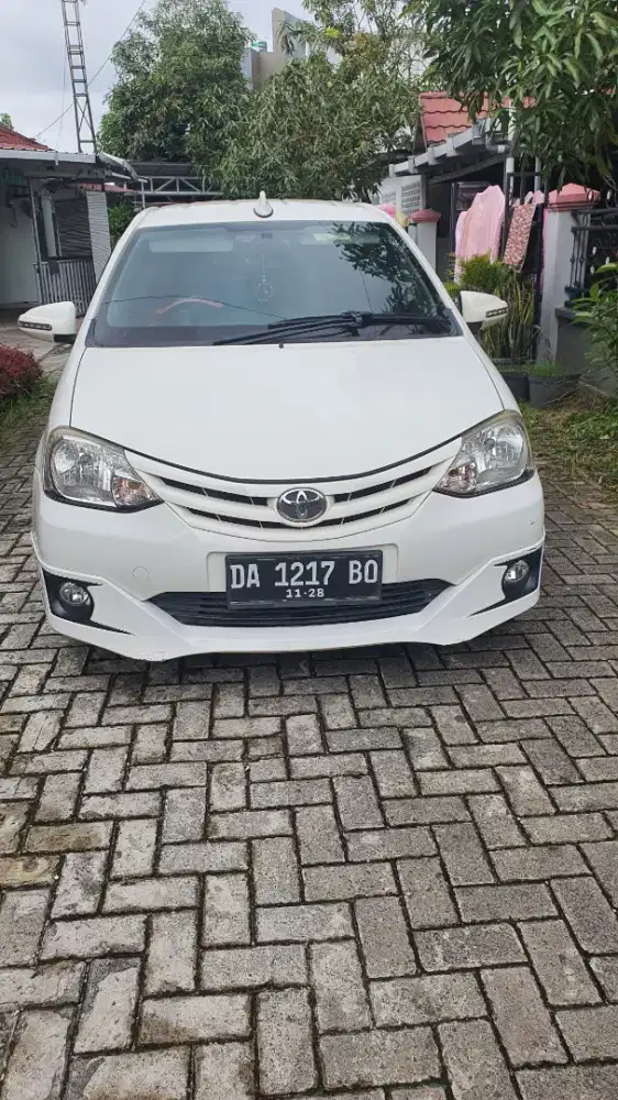 Di jual Etios valco 2013, kondisi sangat baik, mesin halus, AC dingin