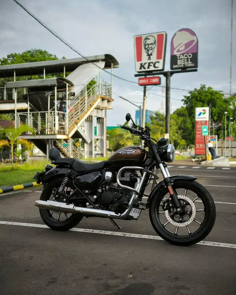Royal Enfield Meteor 350 Supernova