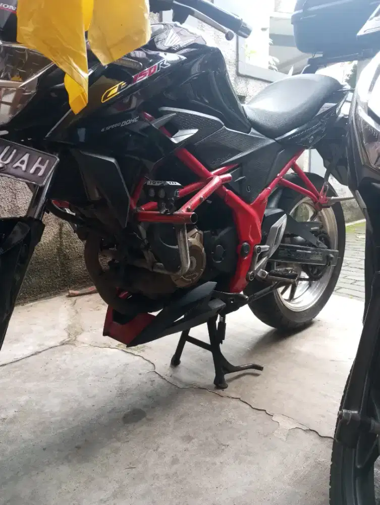 Honda cb150r standar