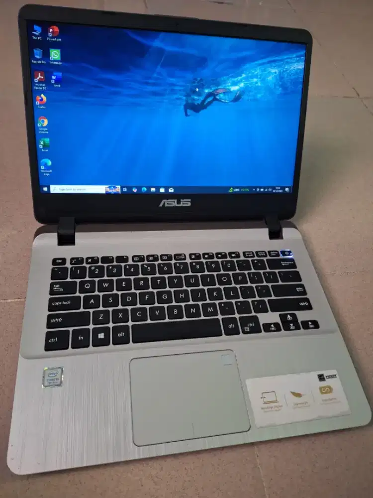 Bismillah dijual laptop Asus core i3 gen 7