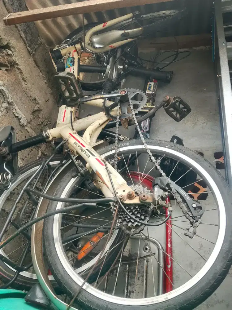 Sepeda lipat merk aleoca ukuran 20 inc