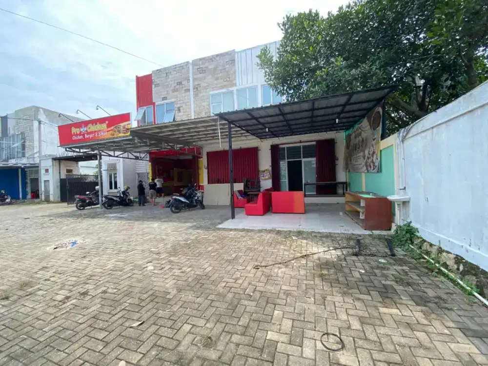 Ruko depan perumahan tepi jalan