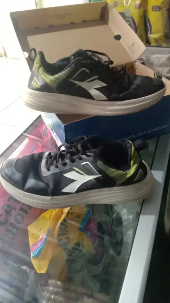 Sepatu pria /wanita diadora size 42 mulus kaya baru 85 k pondok aren