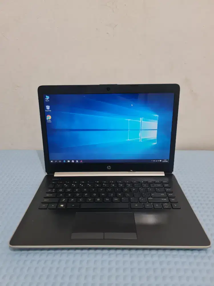 LAPTOP HP 14 AMD A9 SSD 256GB MURAH