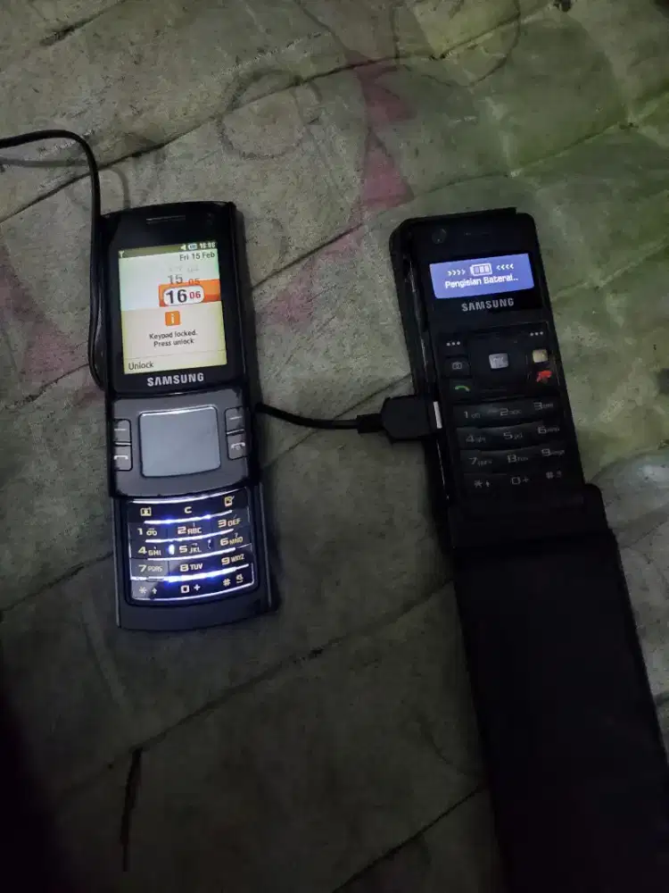 Samsung s 7330 vs samsung f 300